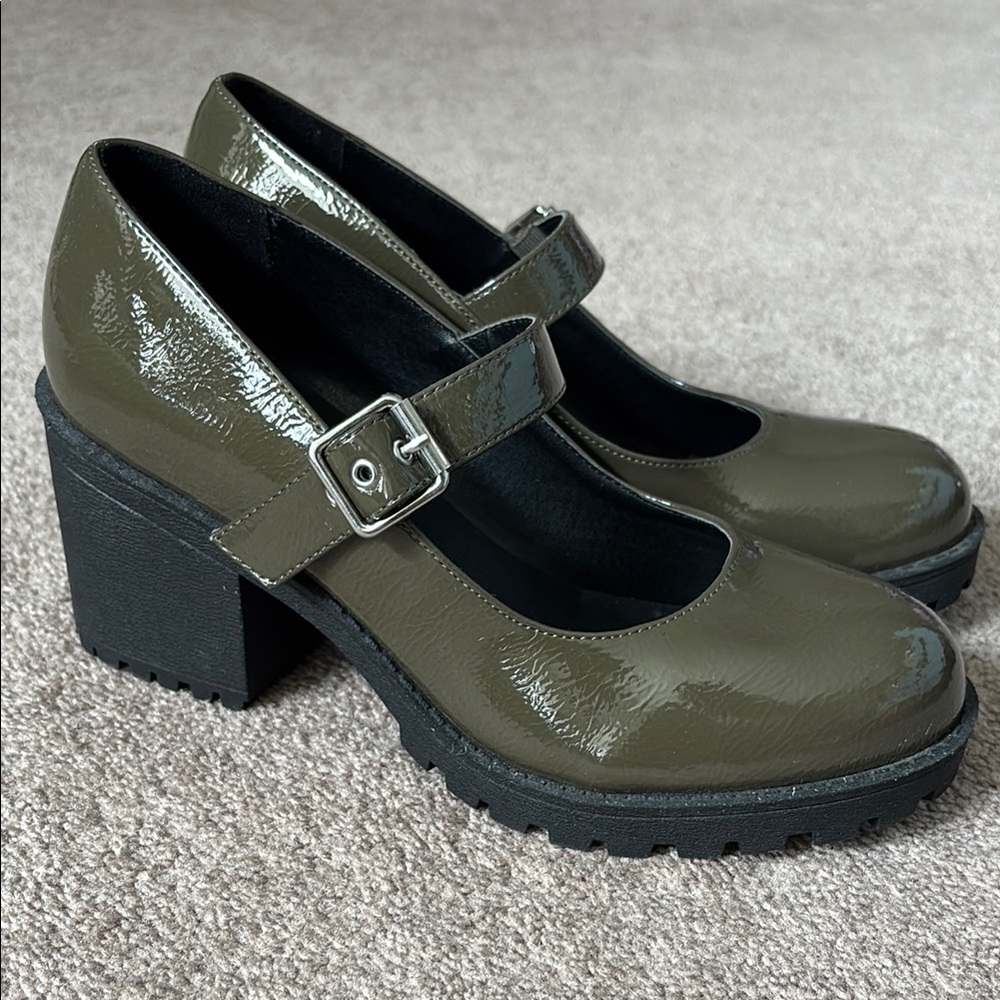 Dirty Laundry Green Platform Mary Jane Shoes